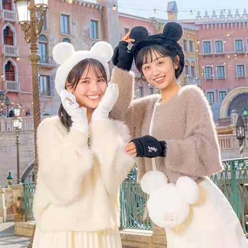 白色貝雷帽 - Winter Goods At Park