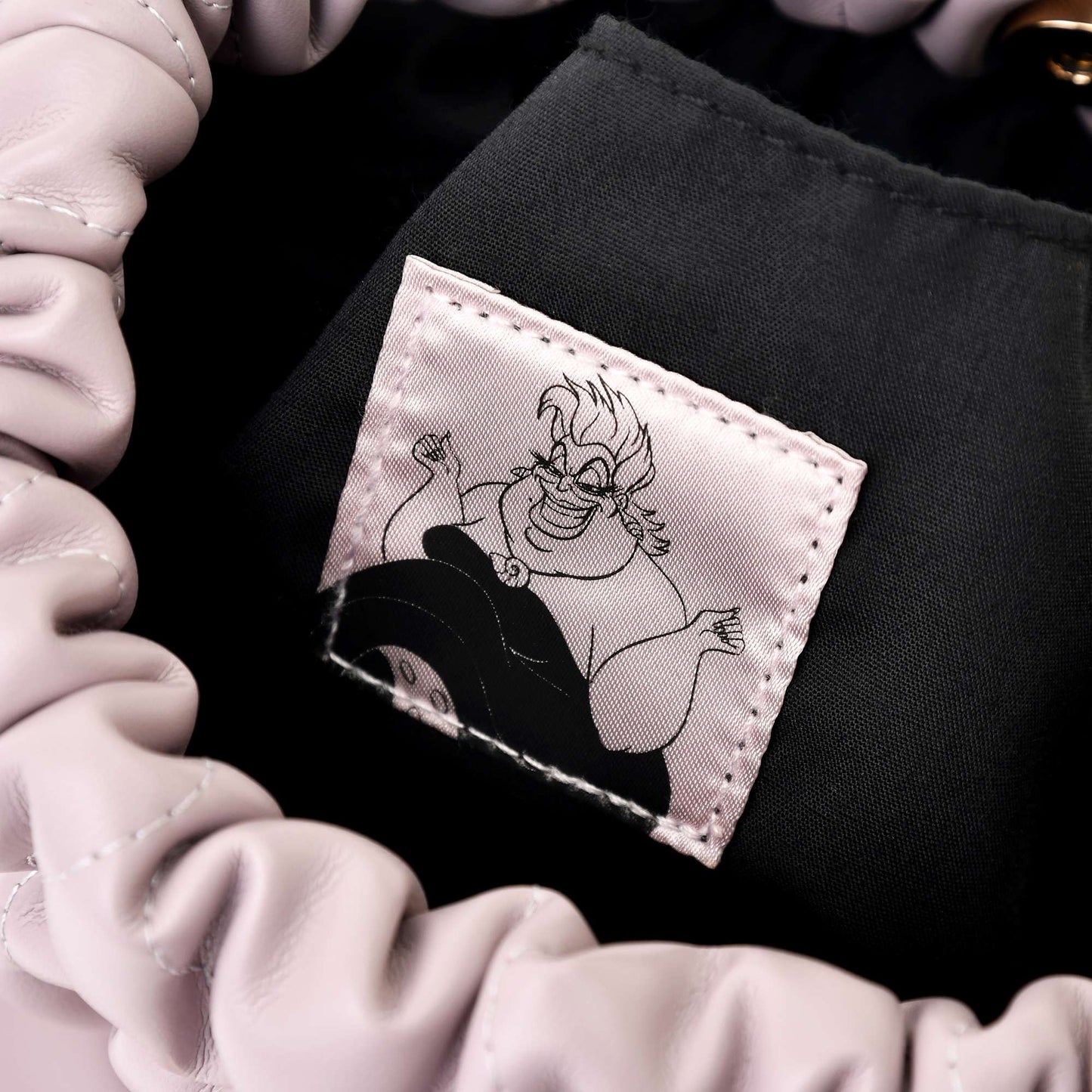 Uraula 手袋 - Disney Store Halloween Villians 2025