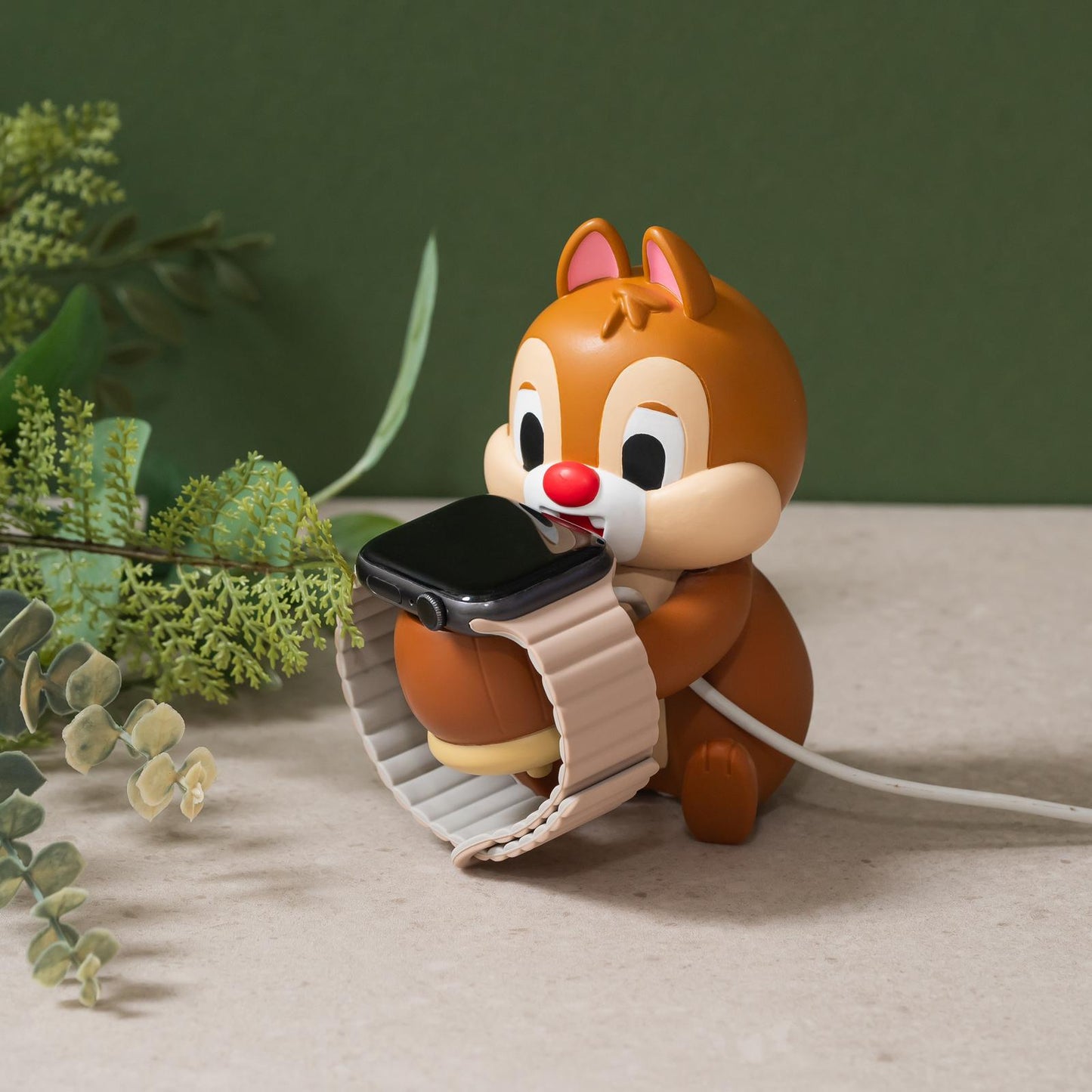 台灣 infoThink 公仔充電座for Apple Watch Chip/ Dale/Donald/ Mickey/ Stitch/ Pooh/ Pooh (聖誕款)
