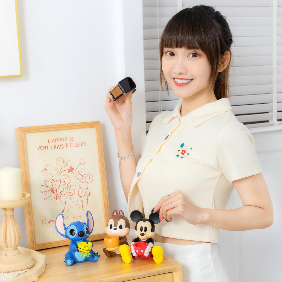 台灣 infoThink 公仔充電座for Apple Watch Chip/ Dale/Donald/ Mickey/ Stitch/ Pooh/ Pooh (聖誕款)