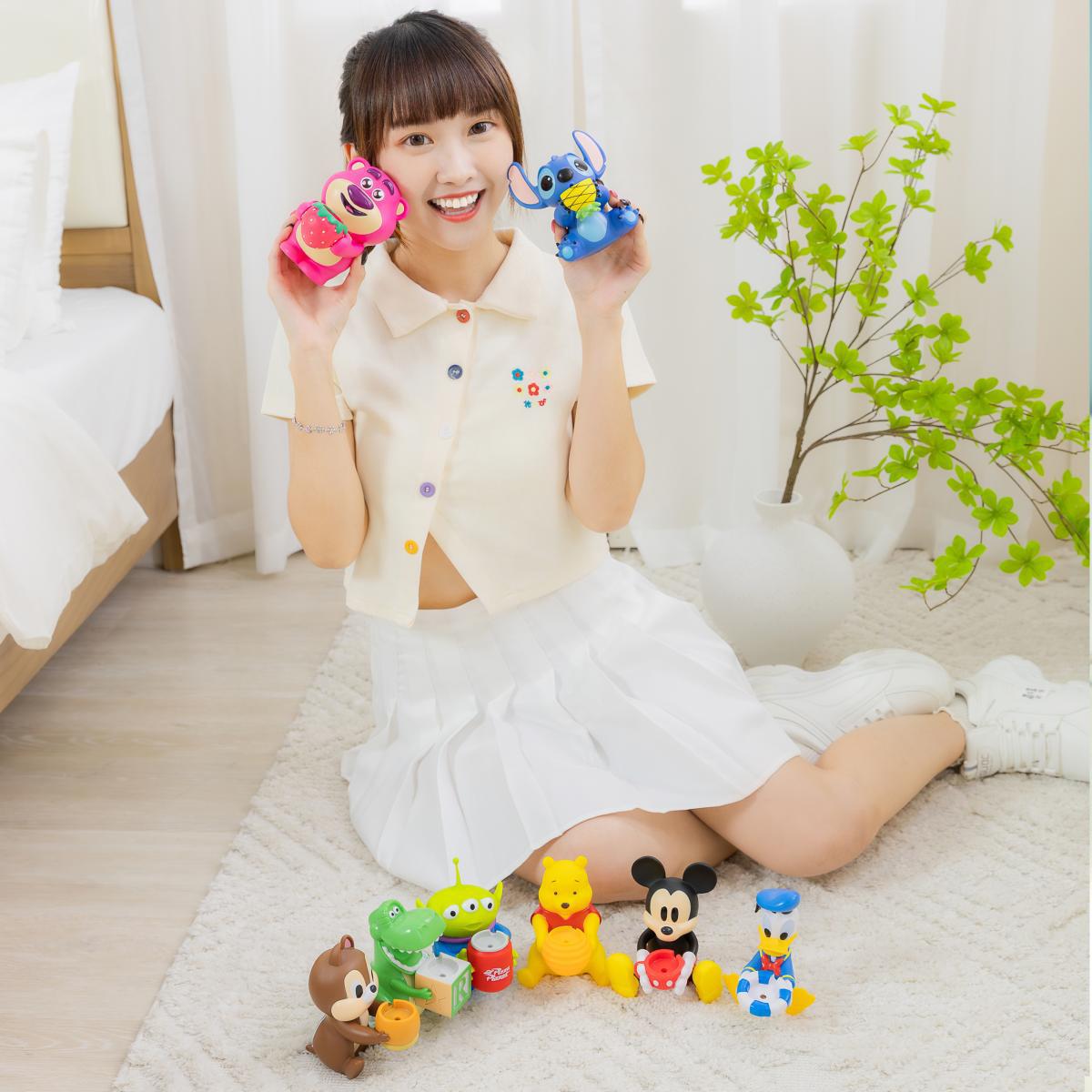 台灣 infoThink 公仔充電座for Apple Watch Chip/ Dale/Donald/ Mickey/ Stitch/ Pooh/ Pooh (聖誕款)