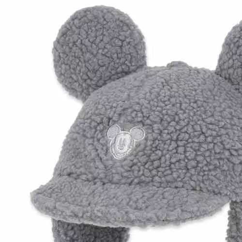 灰色毛毛Cap帽 - Winter Goods At Park