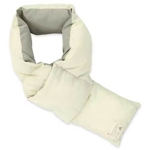 白色頸巾 - Winter Goods At Park