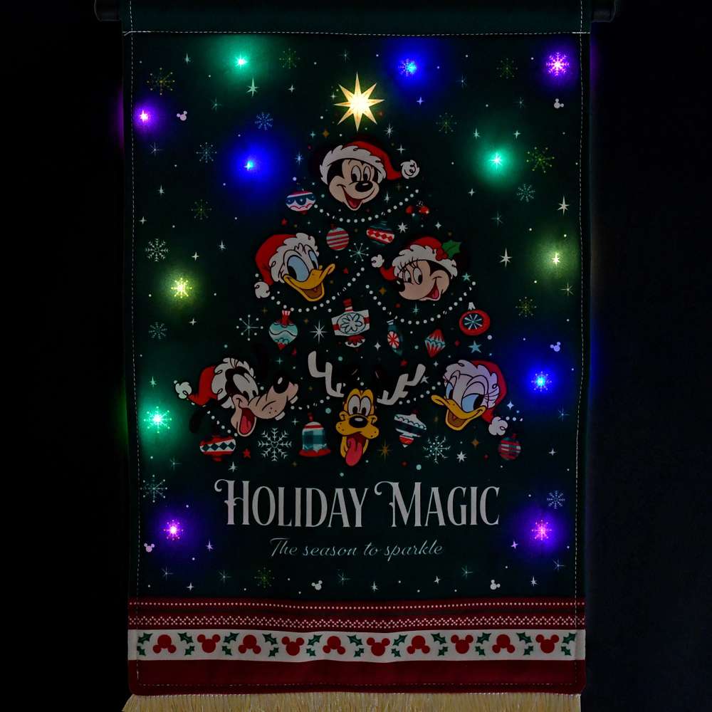 Mickey & Friends LED 掛布｜ Disney Store Christmas 2025